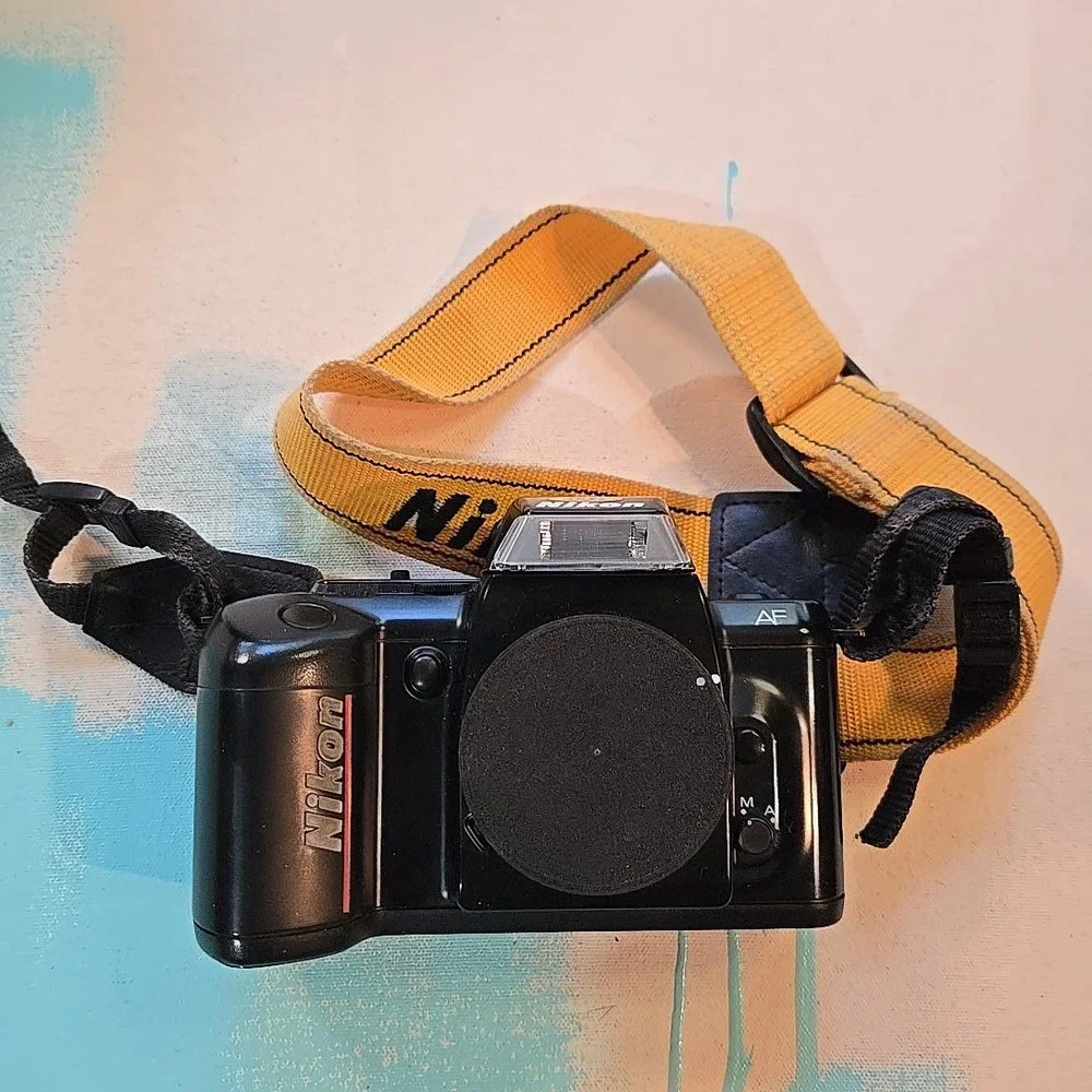 VTG Nikon N4004 SLR Film Camera Decision Master System Japan 35mm AF QD Strap‎